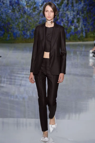 Look 24